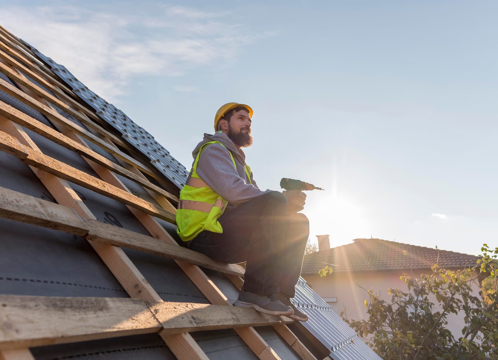 Roofer DIY vs Pro UK guide